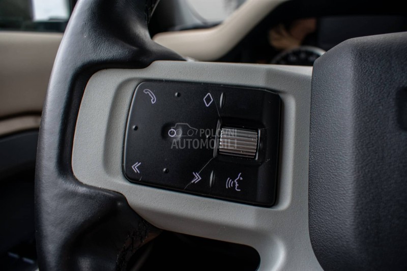 Land Rover Defender SE 250