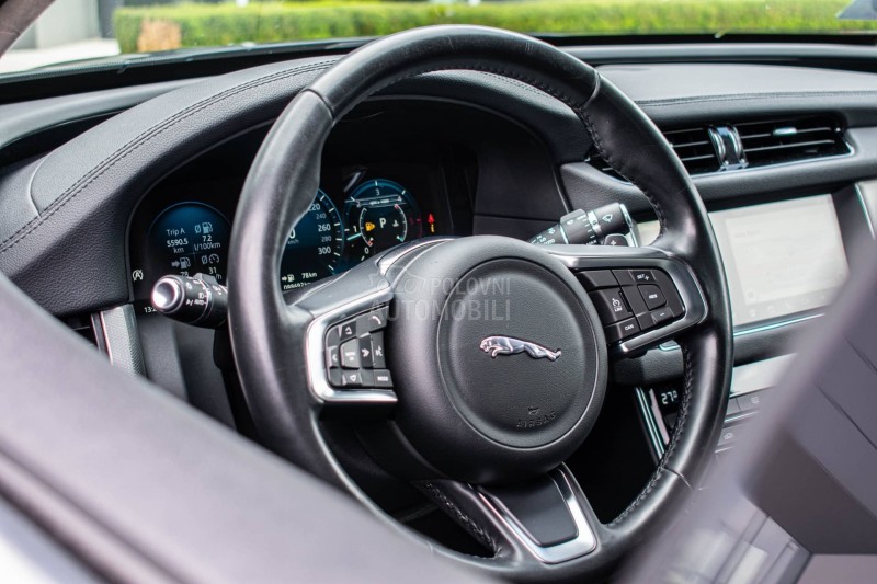 Jaguar XF 20d AWD