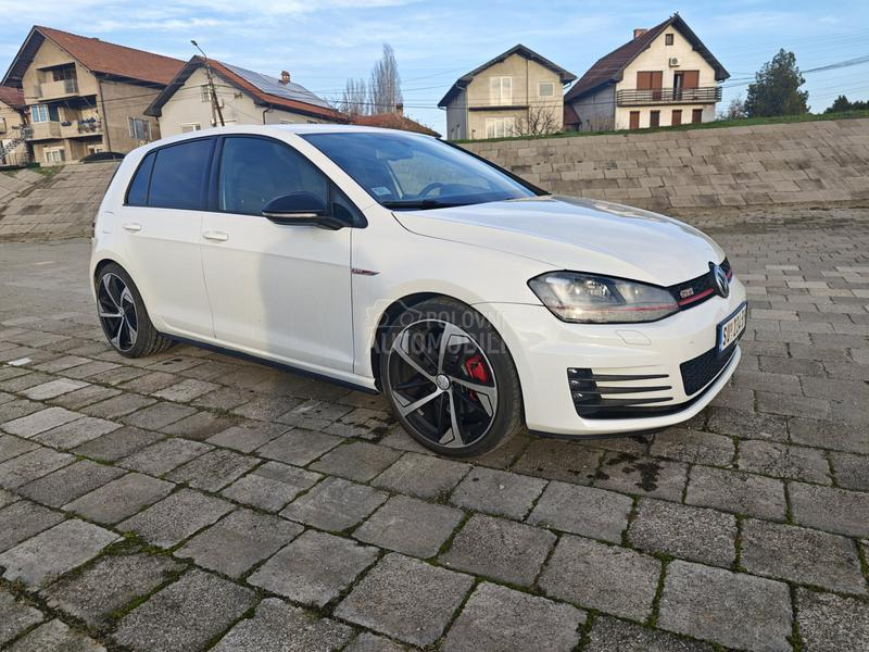 Volkswagen Golf 7 GTi