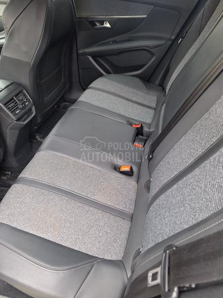 Peugeot 3008 1.5 ALLURE