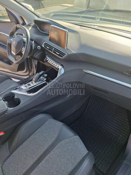 Peugeot 3008 1.5 ALLURE