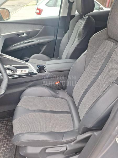 Peugeot 3008 1.5 ALLURE