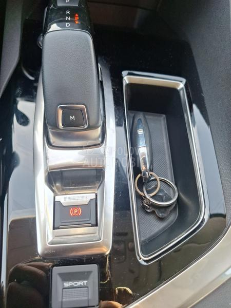 Peugeot 3008 1.5 ALLURE