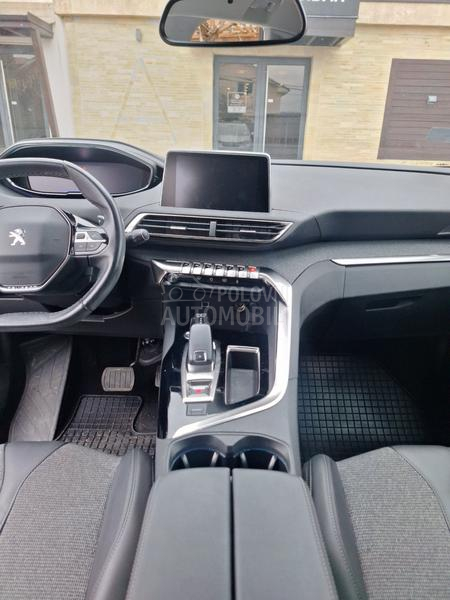 Peugeot 3008 1.5 ALLURE