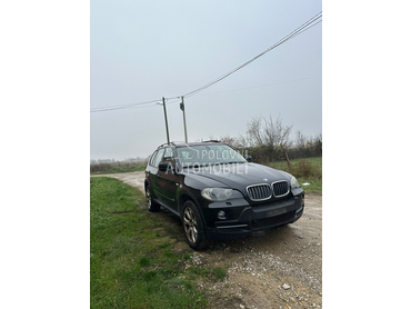 BMW X5 E70 -  kompletan auto u delovima