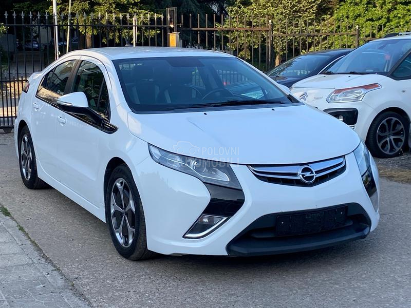 Opel Ampera 