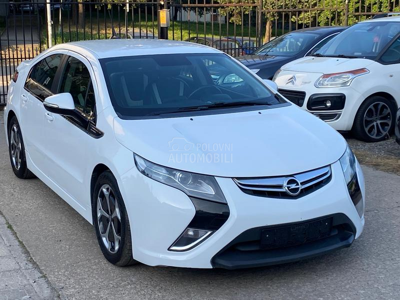 Opel Ampera 