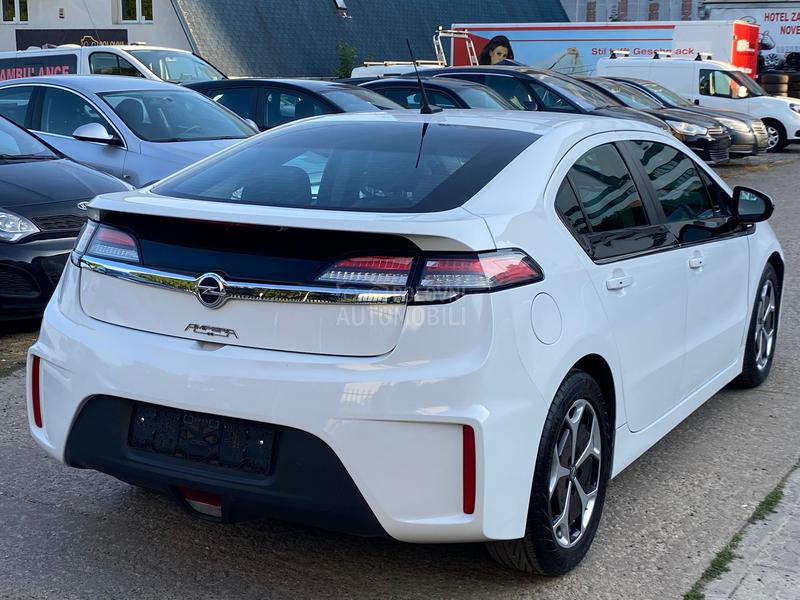 Opel Ampera 