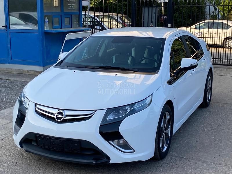 Opel Ampera 