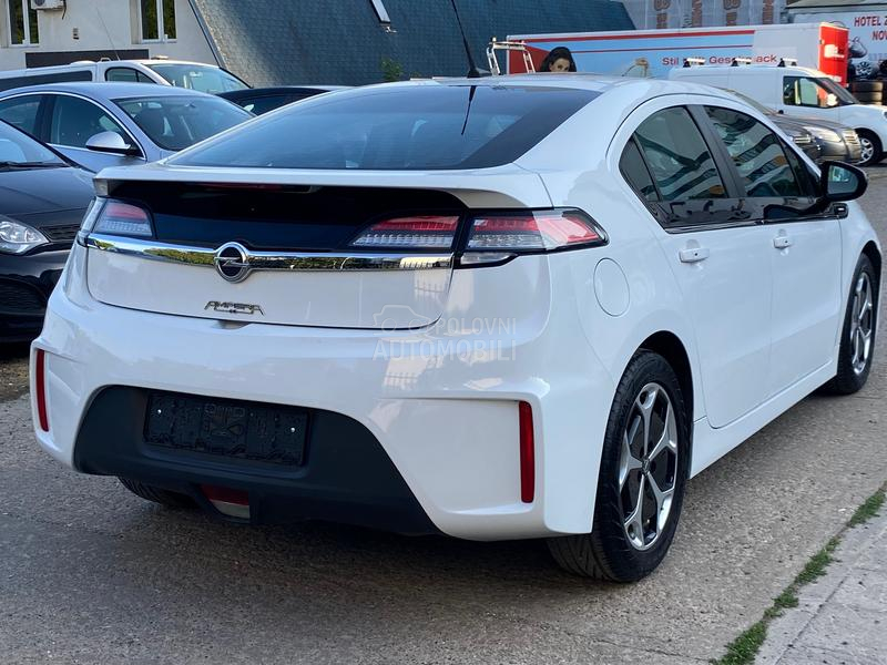 Opel Ampera 