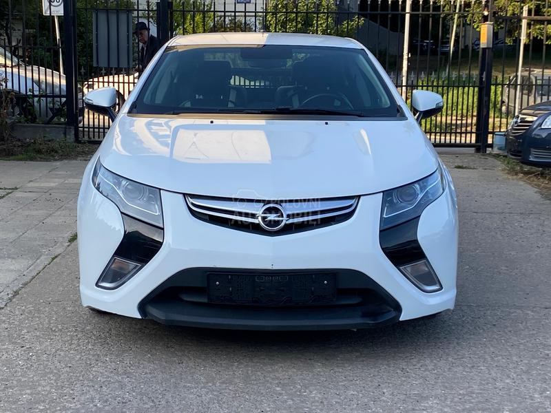 Opel Ampera 