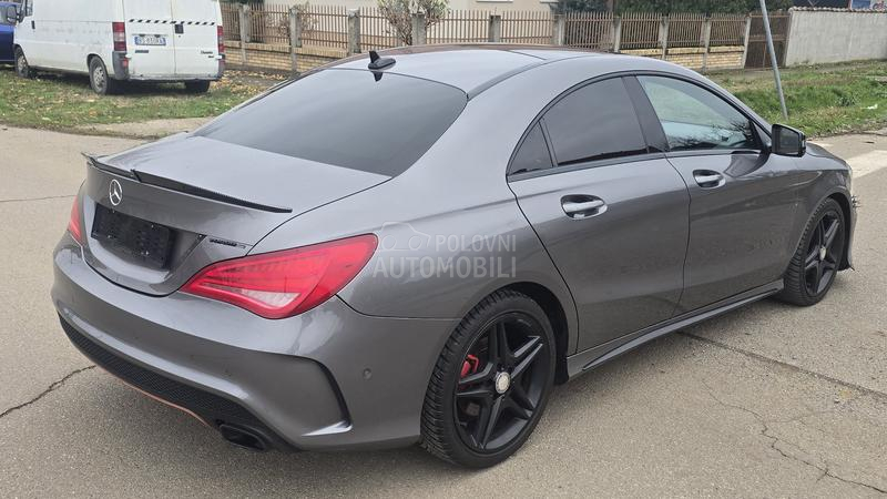 Mercedes Benz CLA 180 AMG LINE