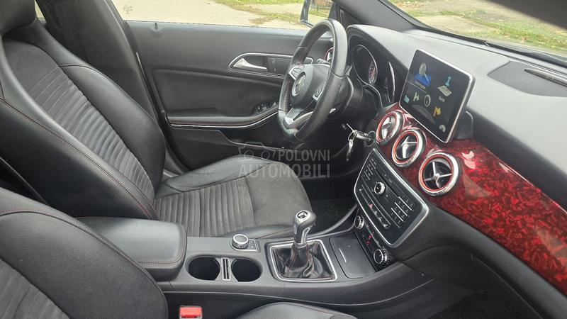 Mercedes Benz CLA 180 AMG LINE