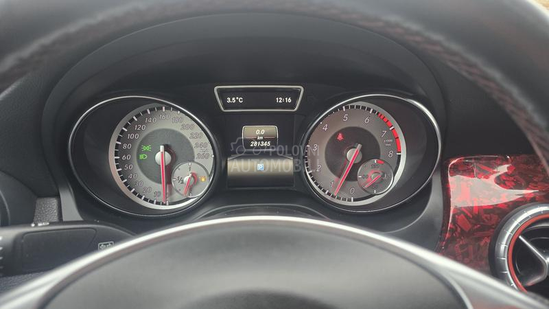 Mercedes Benz CLA 180 AMG LINE