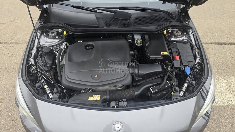 Mercedes Benz CLA 180 AMG LINE