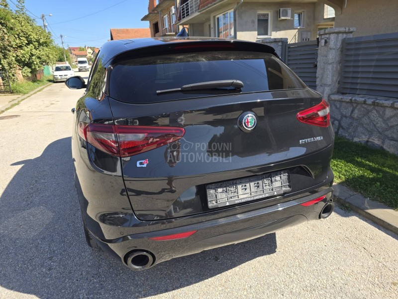 Alfa Romeo Stelvio Q4 ESTREMA