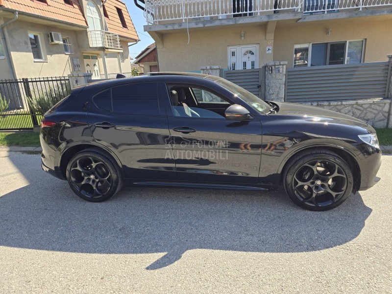 Alfa Romeo Stelvio Q4 ESTREMA