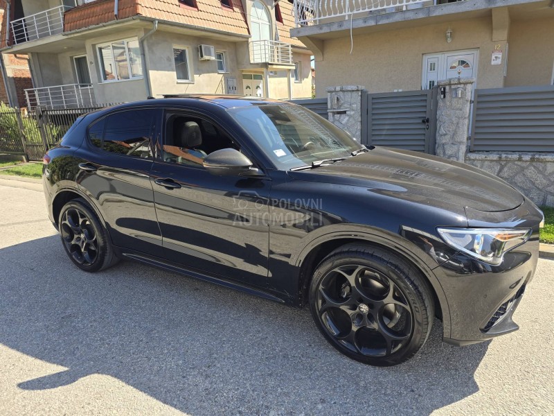 Alfa Romeo Stelvio Q4 ESTREMA