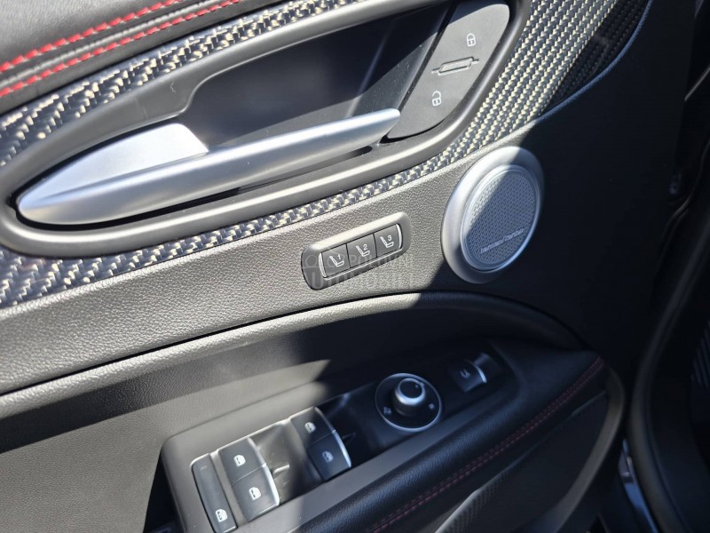 Alfa Romeo Stelvio Q4 ESTREMA