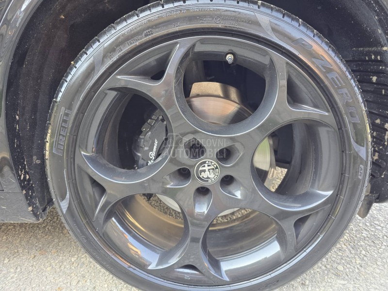 Alfa Romeo Stelvio Q4 ESTREMA