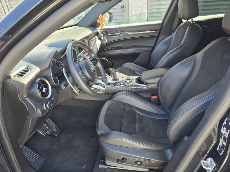 Alfa Romeo Stelvio Q4 ESTREMA