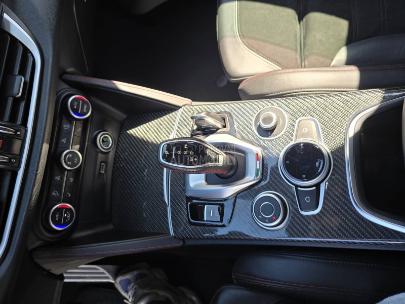 Alfa Romeo Stelvio Q4 ESTREMA