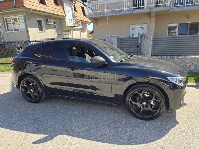 Alfa Romeo Stelvio Q4 ESTREMA
