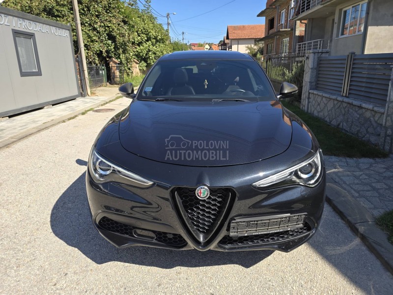 Alfa Romeo Stelvio Q4 ESTREMA