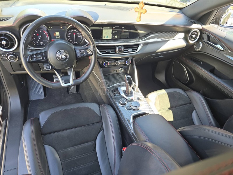 Alfa Romeo Stelvio Q4 ESTREMA