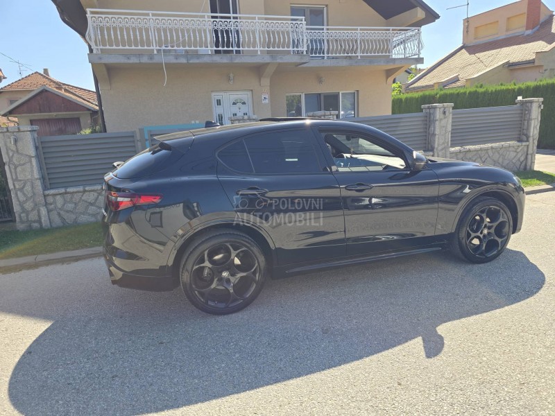 Alfa Romeo Stelvio Q4 ESTREMA