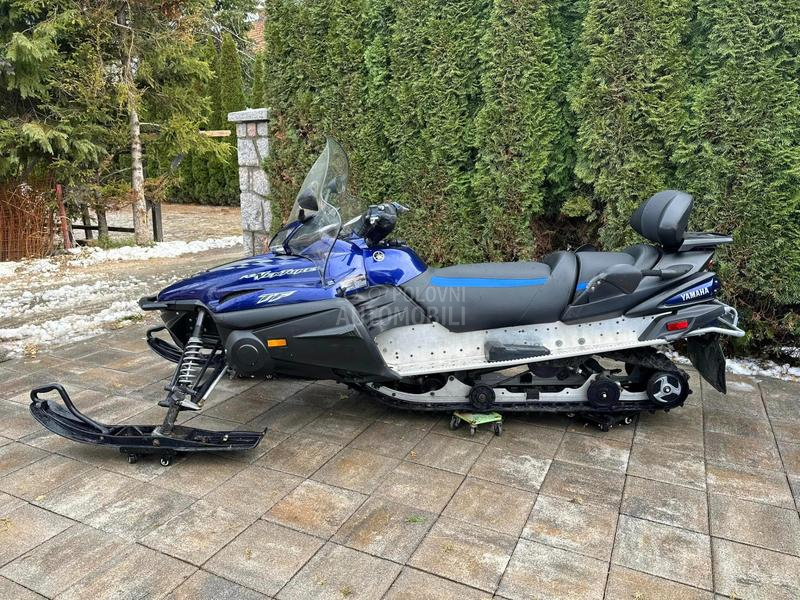 Yamaha Venture 1000RS