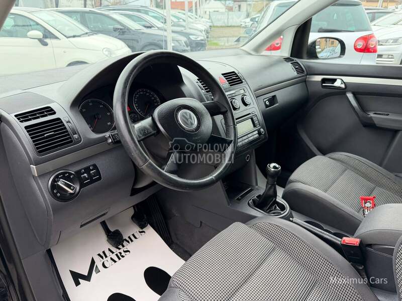 Volkswagen Touran 2.0 TDI 7 SEDISTA