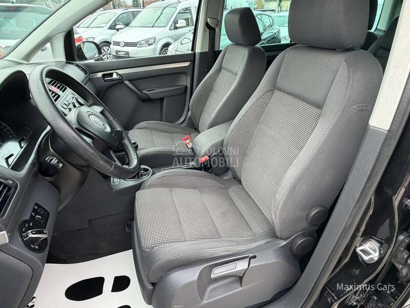 Volkswagen Touran 2.0 TDI 7 SEDISTA