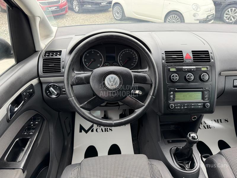 Volkswagen Touran 2.0 TDI 7 SEDISTA