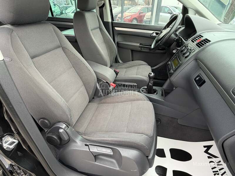 Volkswagen Touran 2.0 TDI 7 SEDISTA