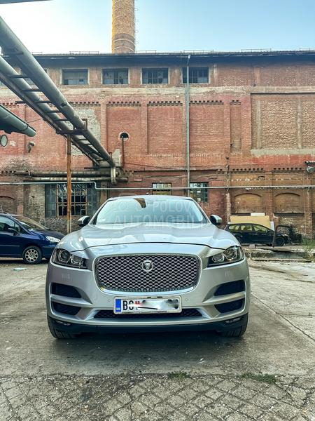 Jaguar F pace 