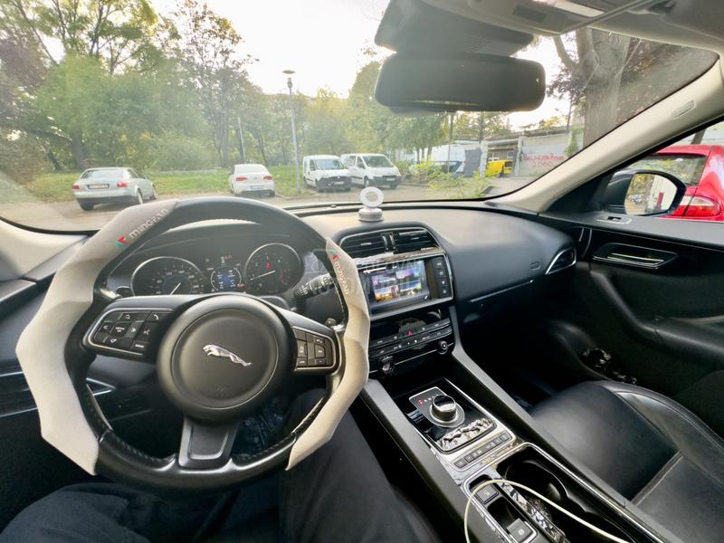 Jaguar F pace 