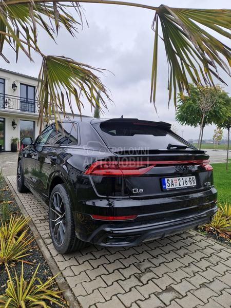 Audi Q8 S line
