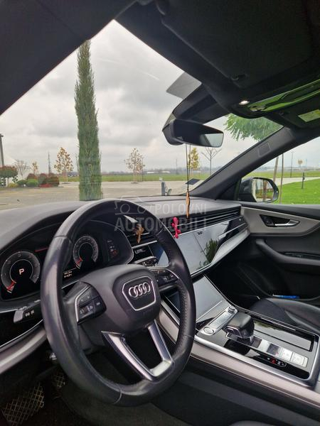 Audi Q8 S line