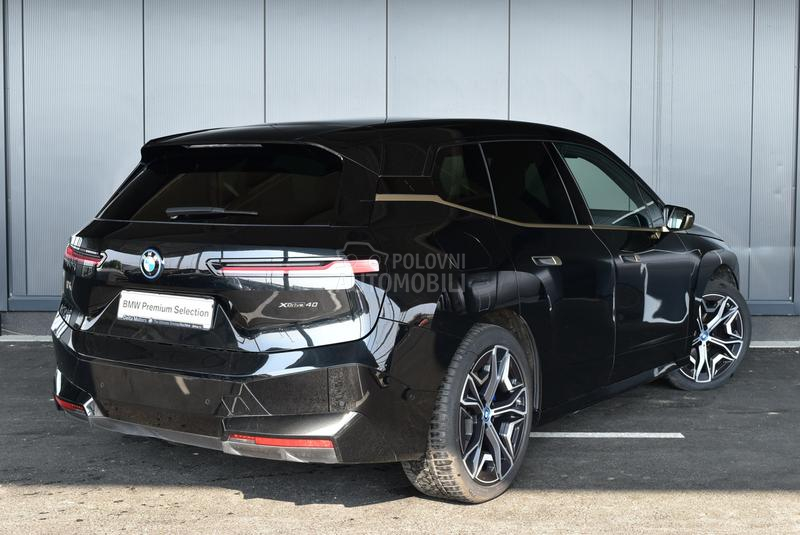 BMW iX xDrive 40