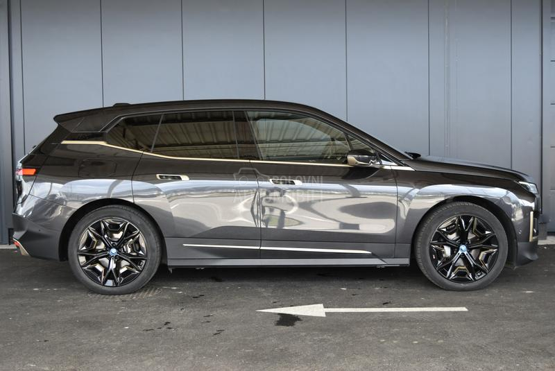 BMW iX xDrive 40