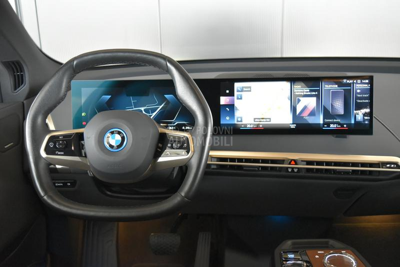 BMW iX xDrive 40