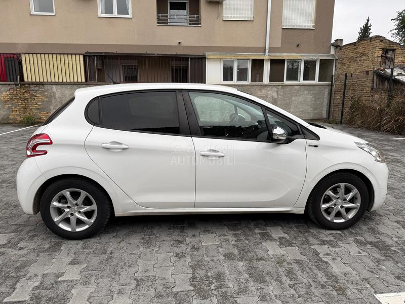 Peugeot 208 1.2