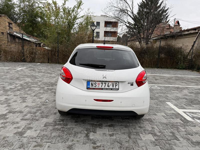 Peugeot 208 1.2
