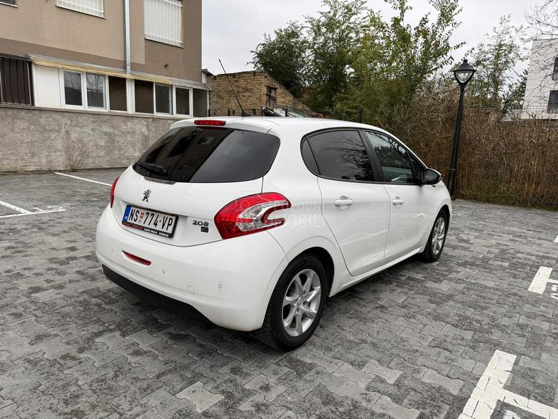 Peugeot 208 1.2