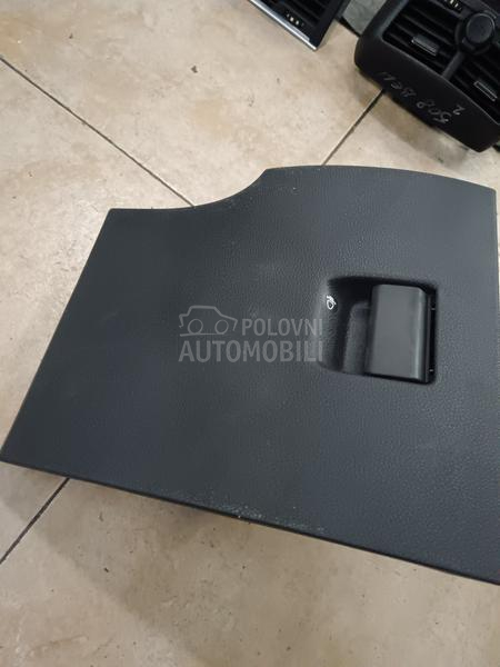 Kaseta sa vozaceve strane