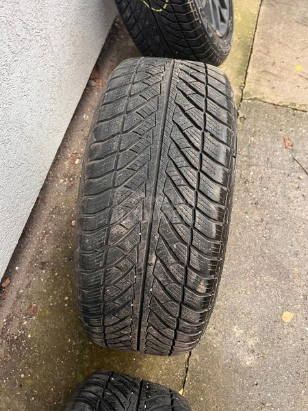 Goodyear 255/55 R19 Zimska