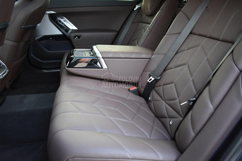 BMW 750 e xDrive M paket