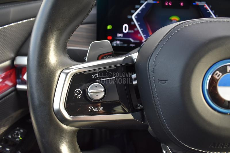 BMW 750 e xDrive M paket