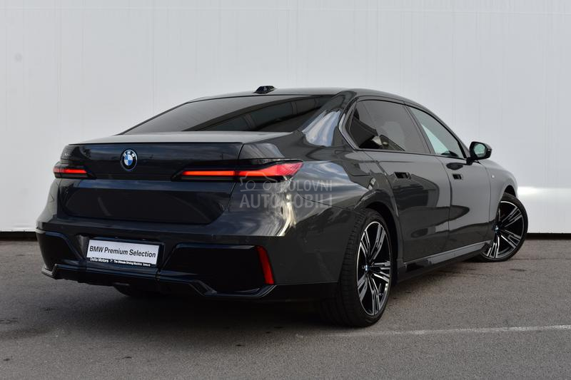 BMW 750 e xDrive M paket